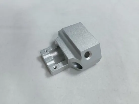 Mecanizado CNC de piezas de partición de caja de cambios para transmisión automotriz